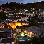 Sokaku I Te Marreve Pensión Gjirokastër