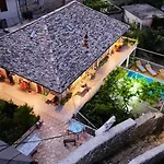 Sokaku I Te Marreve Pensión 4*