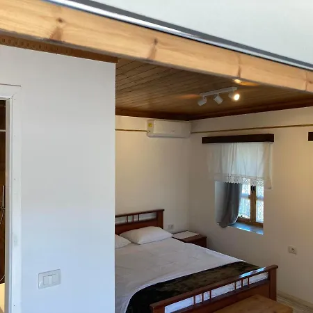 Pensionat Sokaku I Te Marreve 4*
