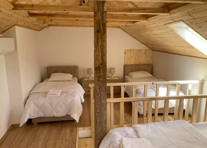 Sokaku I Te Marreve Gasthof 4*