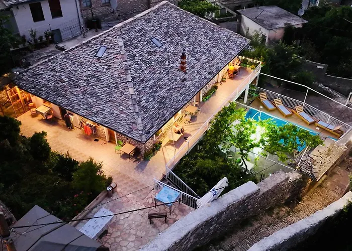 Sokaku I Te Marreve Gasthof 4*