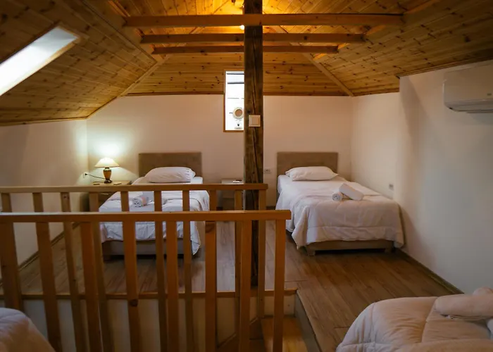 Sokaku I Te Marreve Gasthof 4*